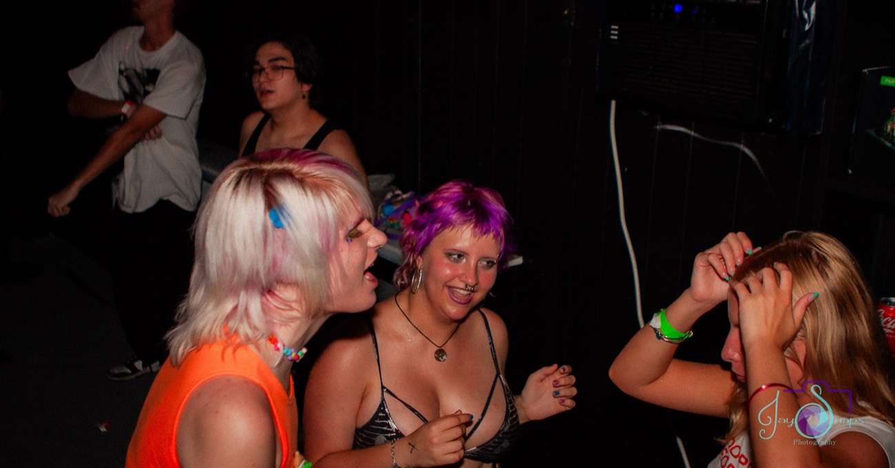 Chronically Online crowd photo by Jay Snaps
