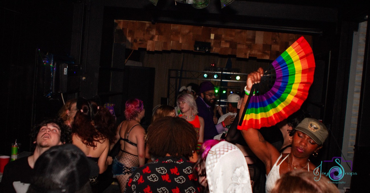 Chronically Online crowd photo by Jay Snaps