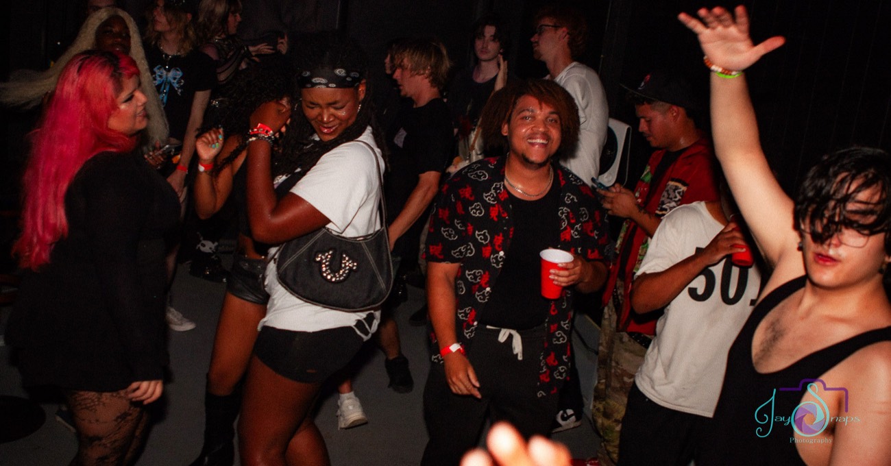 Chronically Online crowd photo by Jay Snaps